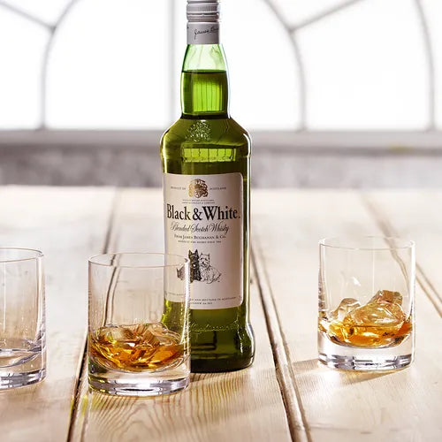 Whisky Escocês Black & White 1L